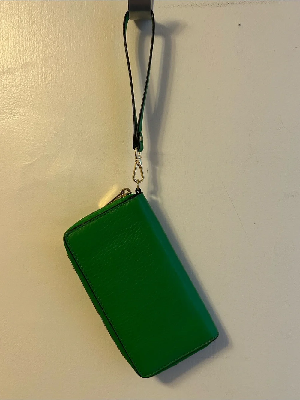 Michael Kors free compact pebble